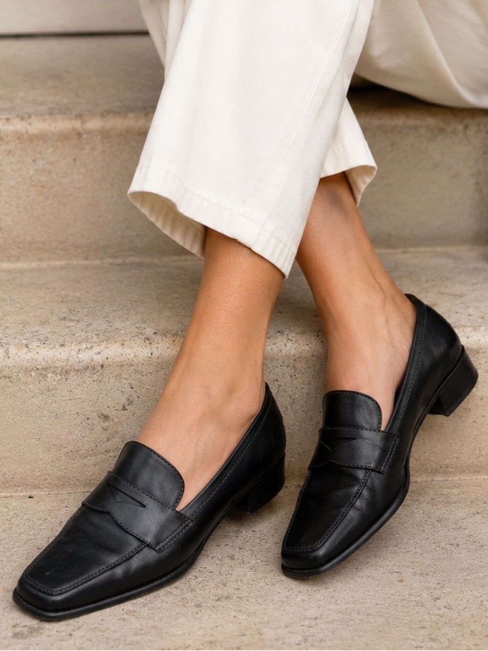 Vintage Peruzzi Black Leather Chunky Heel Penny Loafers Made in Italy Size 8.5